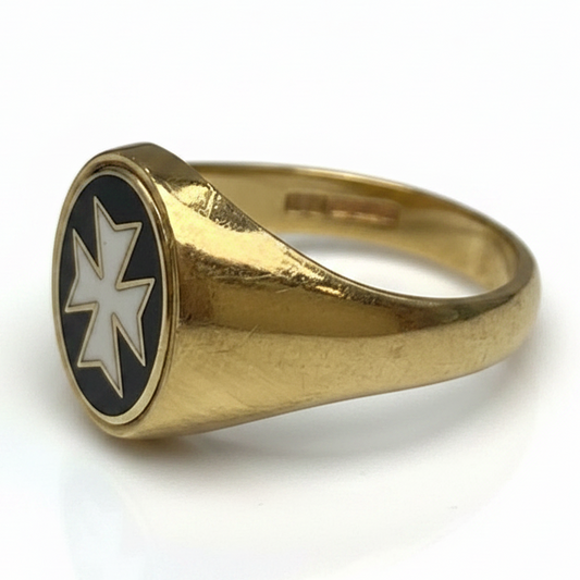 Vintage Malta Maltese Cross Enamel Signet Ring in 9ct Yellow Gold