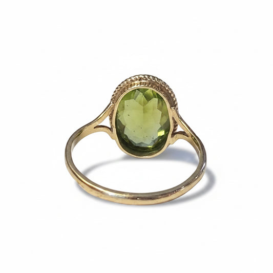 Vintage Peridot Ring in 9ct Gold