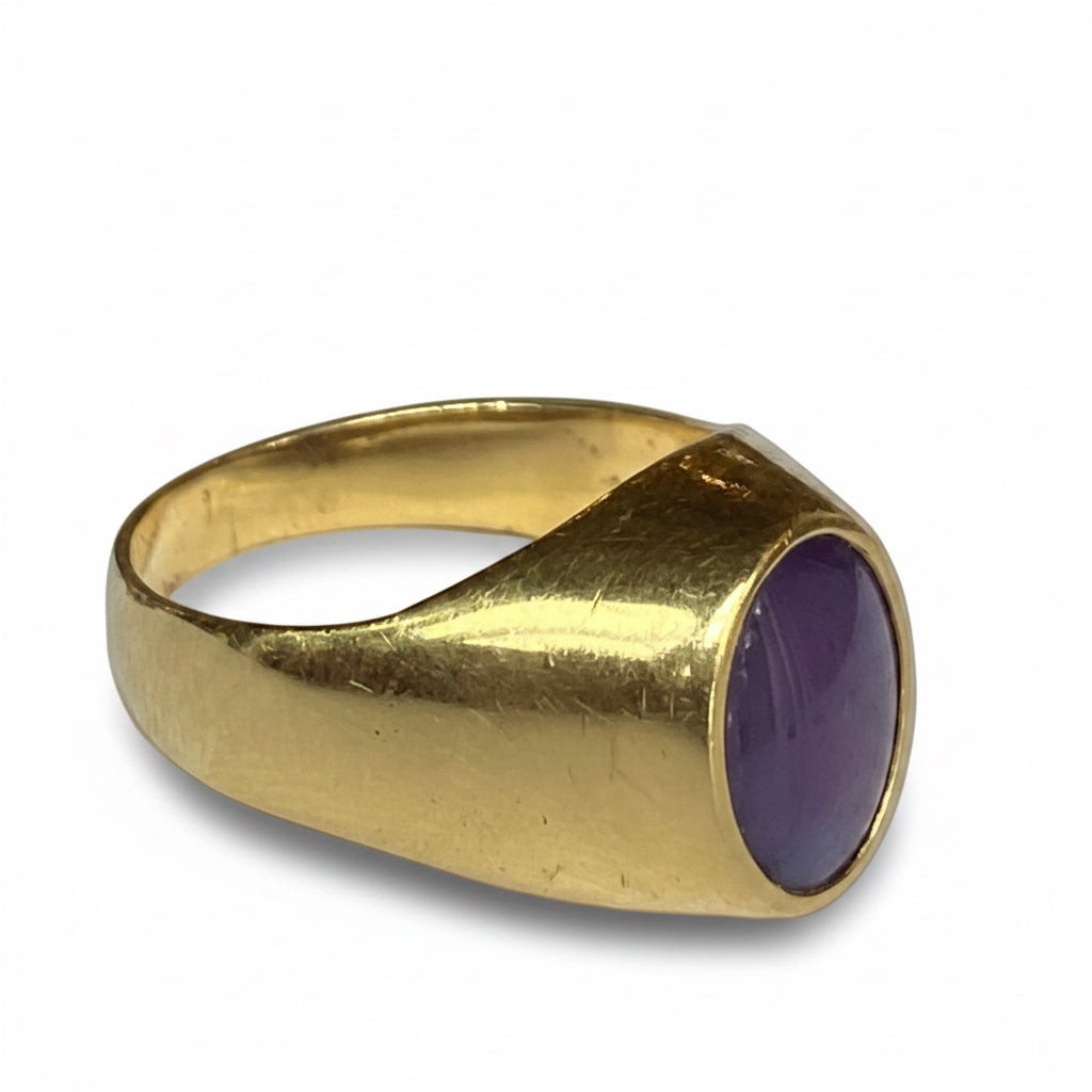 Vintage Violet Star Sapphire Ring in 18ct Gold