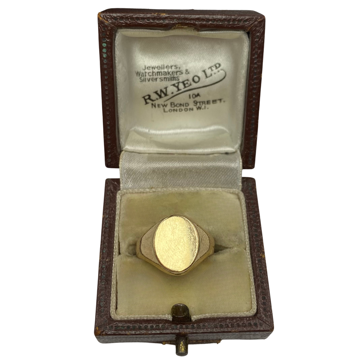 Edwardian 9ct Yellow Gold Oval Signet Ring