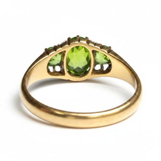 Victorian Peridot Ring in 18ct Gold