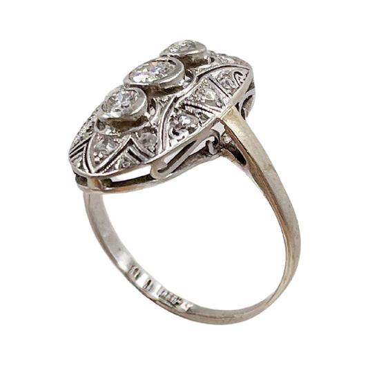 Art Deco 3-Stones Diamond Ring in Platinum