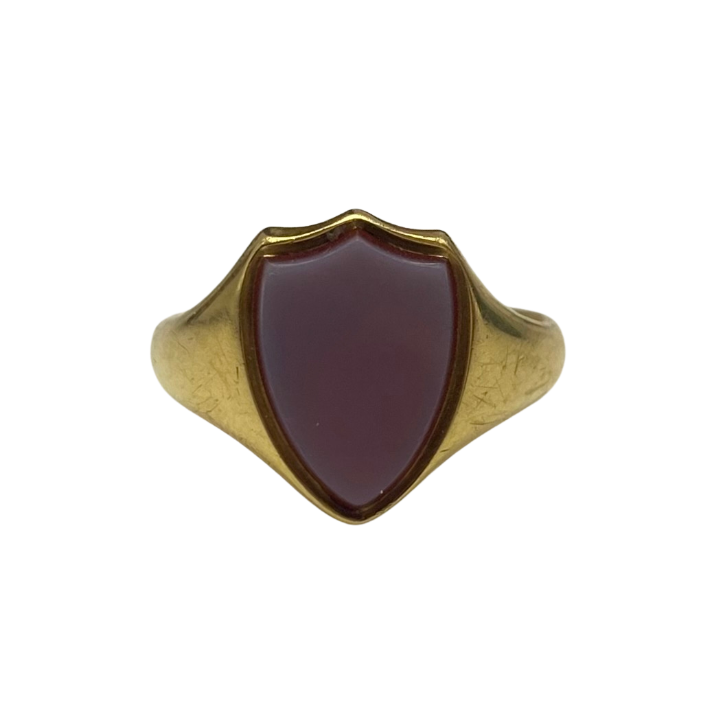 Victorian Shield Chalcedony Signet Ring in 18ct Yellow Gold