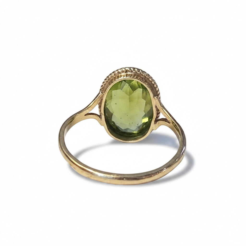 Vintage Peridot Ring in 9ct Gold