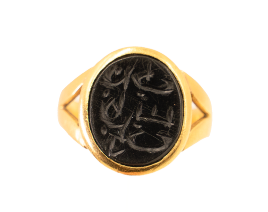 Victorian Hardstone Signet Ring – "CEC" Inscription in 18ct Yellow Gold