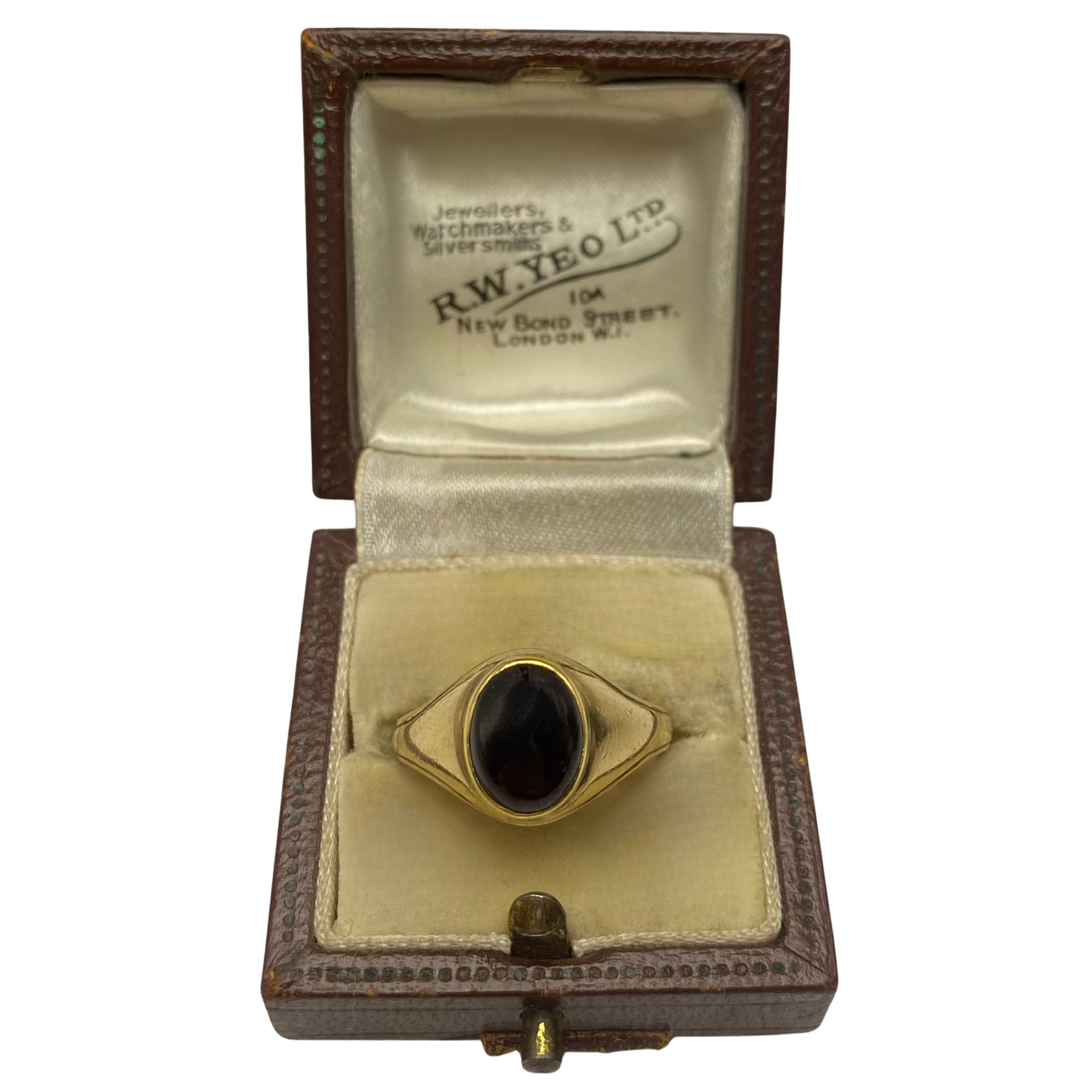 Vintage Garnet Cabochon Oval Signet Ring in 9ct Yellow Gold