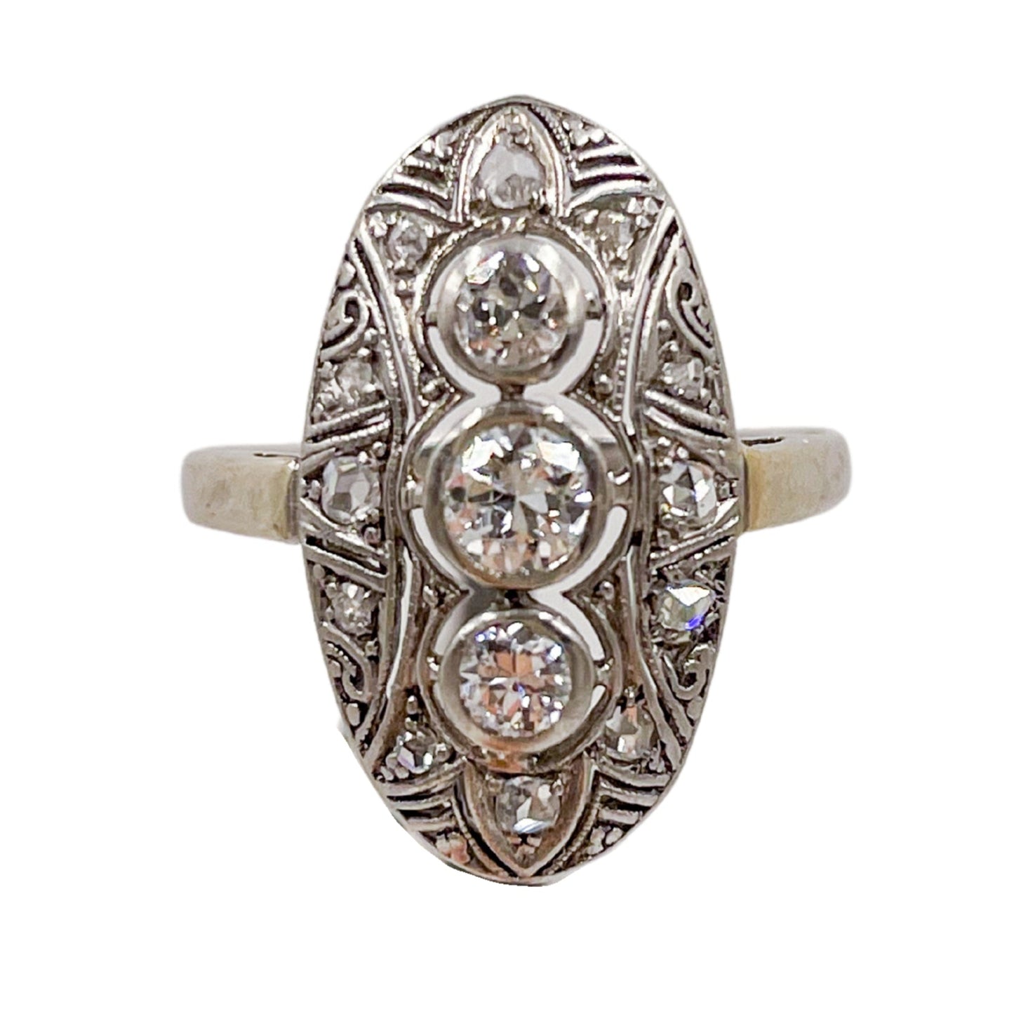 Art Deco 3-Stones Diamond Ring in Platinum