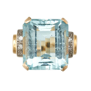 Late Art Deco Aquamarine and Diamond Ring, 18ct Yellow Gold